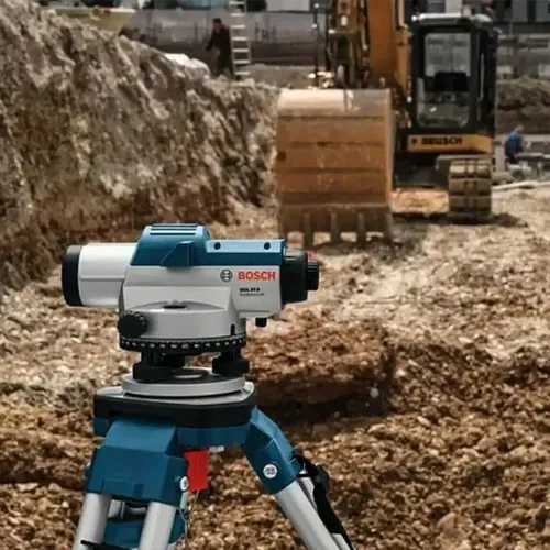 Bosch GOL 20 D Professional оптический нивелир + бленда, кейс, ключ, отвес и регулировочный штифт 0601068400