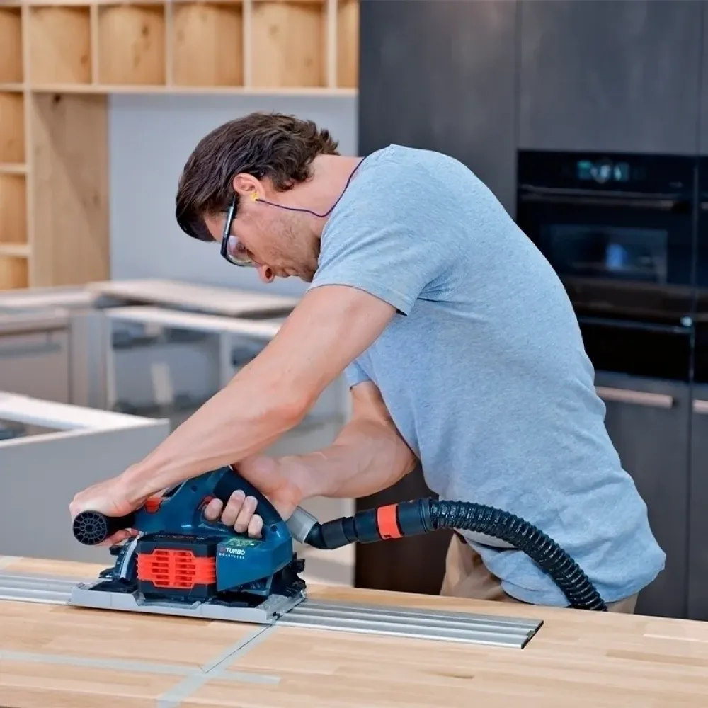 Bosch GKT 18V-52 GC Professional Solo аккумуляторная дисковая пила (без АКБ и ЗУ), 06016B4000