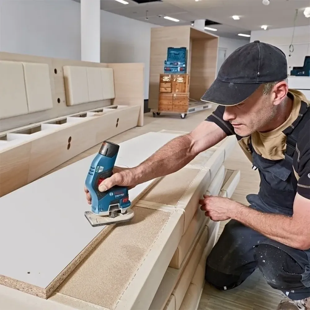 Bosch GKF 12V-8 Professional Solo аккумуляторный фрезер (без АКБ и ЗУ), 06016B0002