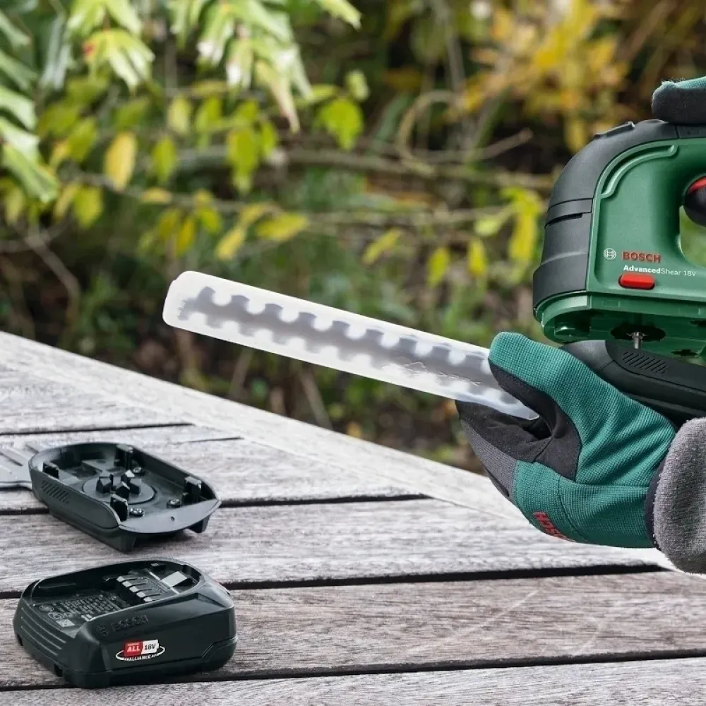 Bosch AdvancedShear 18V-10 Solo ножницы аккумуляторные для травы (без АКБ и ЗУ), 0600857001