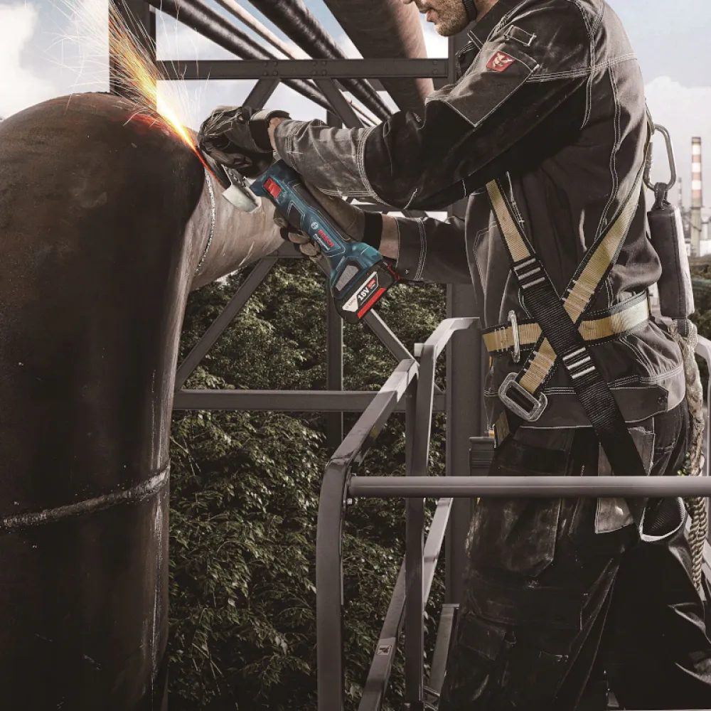 Набор аккумуляторного инструмента Bosch Professional: угловая шлифмашина GWS 180-LI с перфоратором GBH 180-LI (2 х 4 Ач, ЗУ), 0615990N05