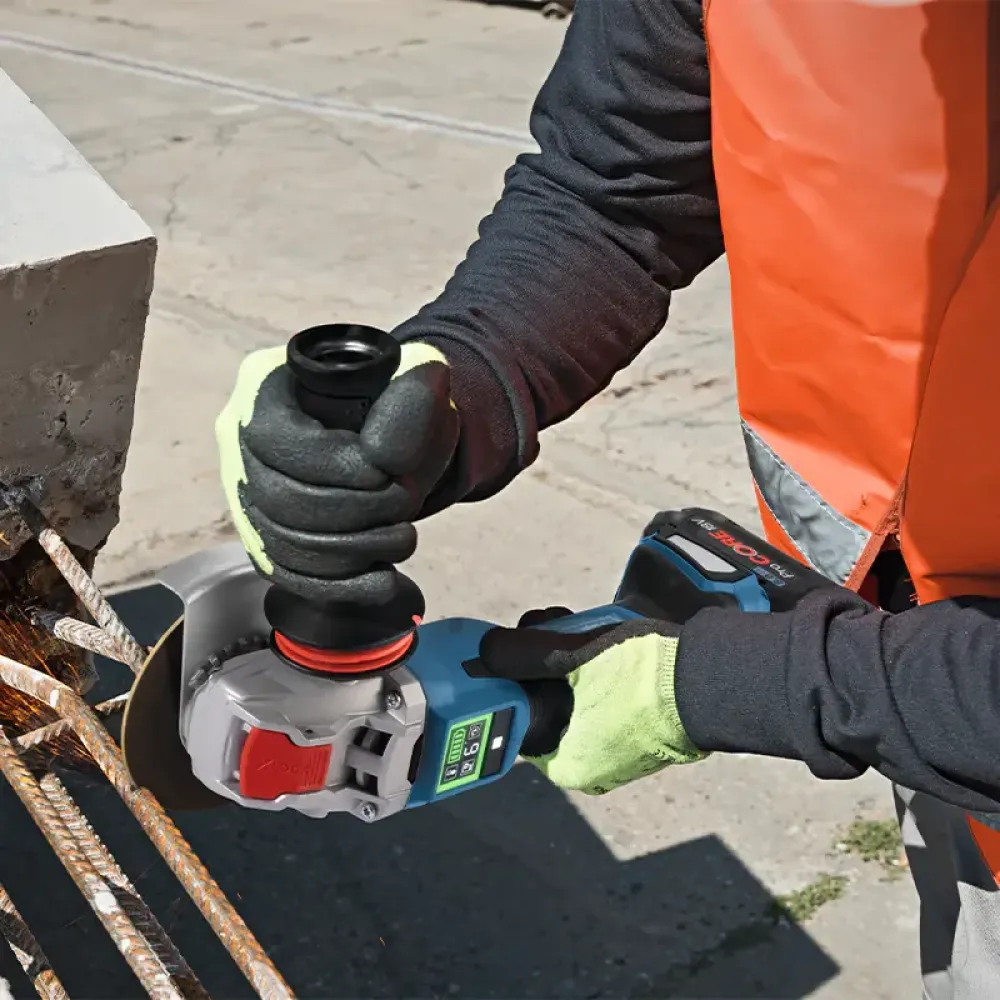 Bosch GWS 18V-15 SC Professional аккумуляторная угловая шлифмашина (2 x 8 Ач, ЗУ), 06019H6101